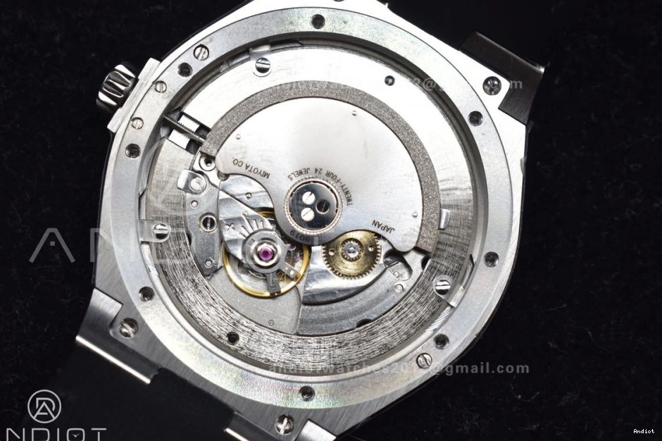 Black Dial on Black Maker Strap Rubber 8F SS Overseas 0501